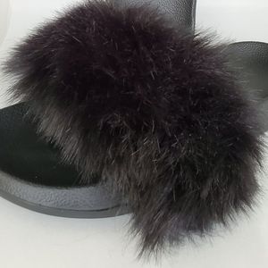 Women's Black Fluffy Fur Slippers